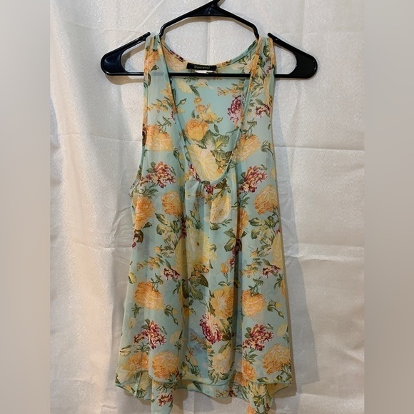 3/$28❤️Beware flower print, see-through top size XL - Picture 2 of 6